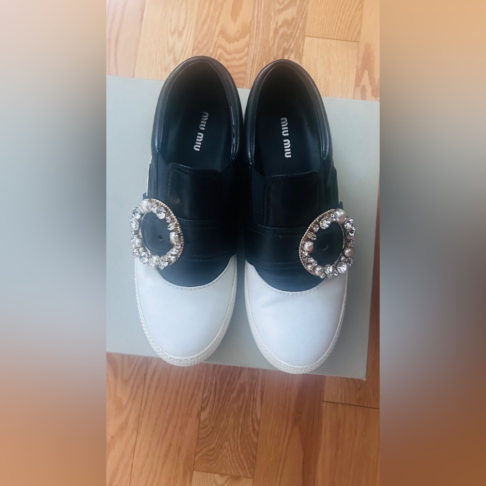 Miu Miu Black and White Women's Shoes. Size 40
